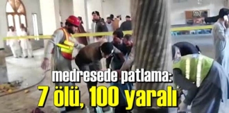 Pakistan’da ibadethaneyi patlattılar